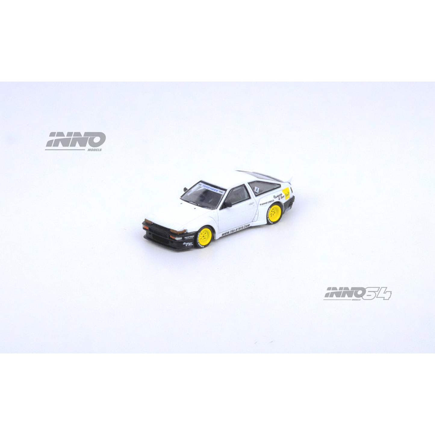 Inno64 Toyota Corolla Trueno AE86 Pandem / Rocket Bunny